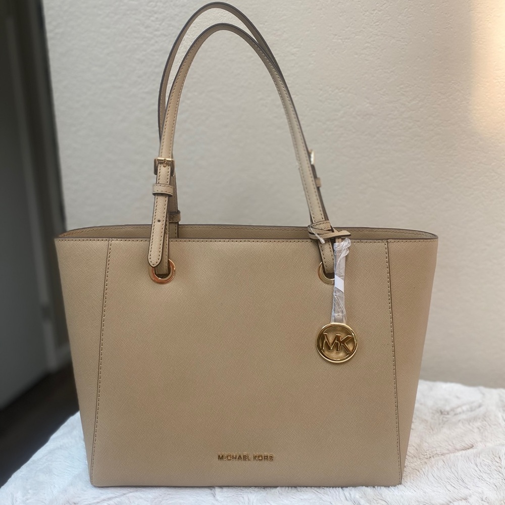 ✖️SOLD Michael Kors tote NWT